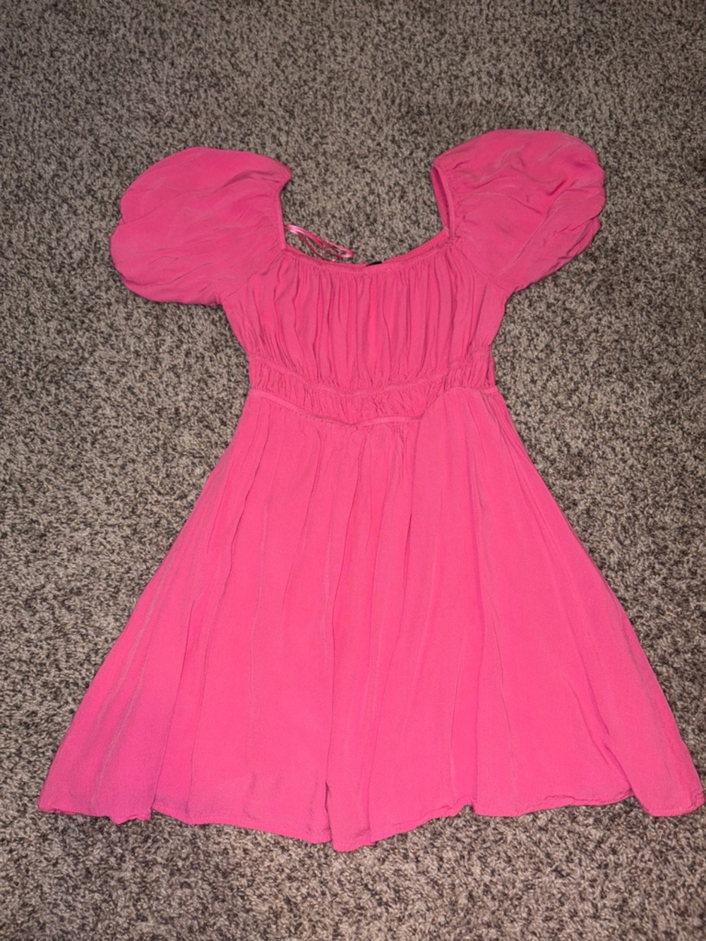 Woman’s Pink Puff-Sleeve Dress